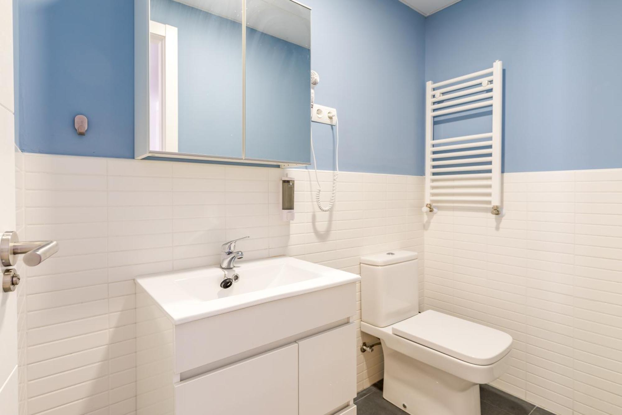 Ayz Villegas - Auto Check-In Property — Photos 1